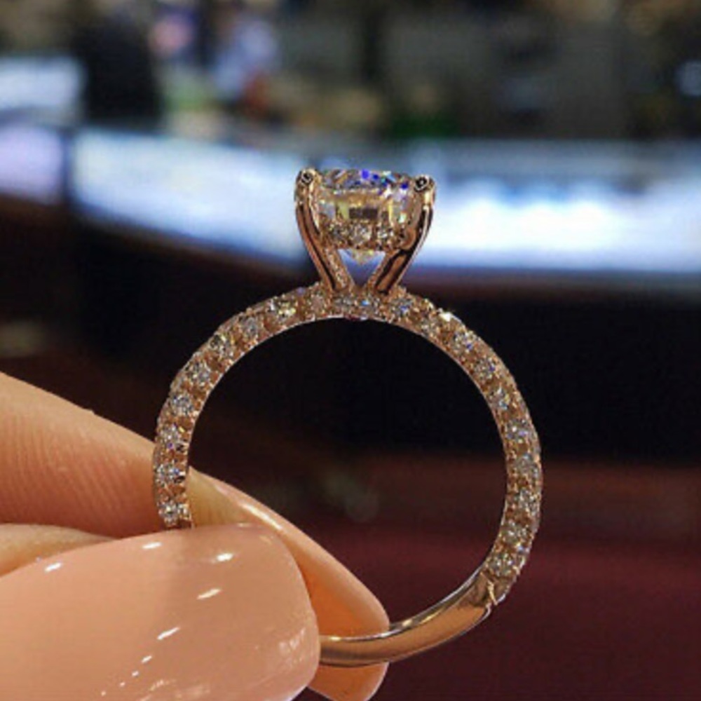 NEW Elegant 925 Silver Oval Cut Sapphire Ring - Picture 3 of 8